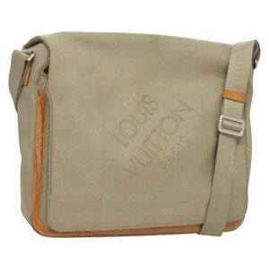 Authentic LOUIS VUITTON Damier Geant Messager NM Shoulder Bag Gray LV